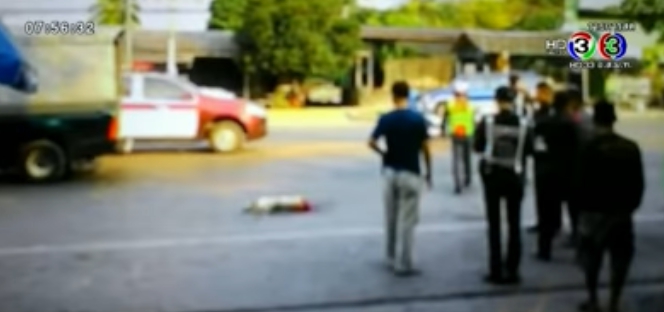 Dogilike.com :: ไม่ลืม! ชาวเน็ตขุดคลิปพ่อ ส.ส.ฉาว ยิงหมาหน้าร้านสะดวกซื้อ